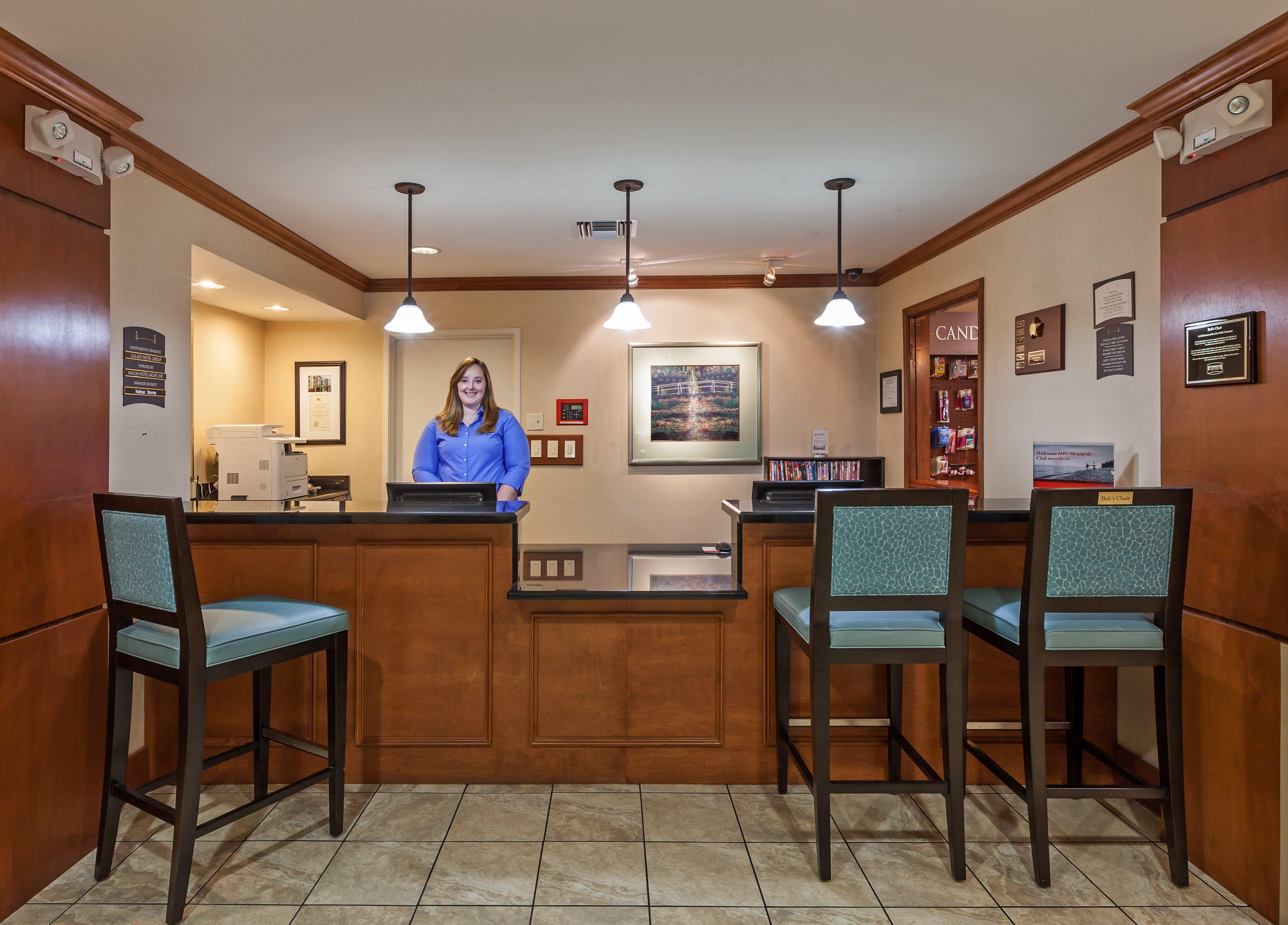 Hotel Staybridge Nw Near Six Flags Fiesta, An Ihg