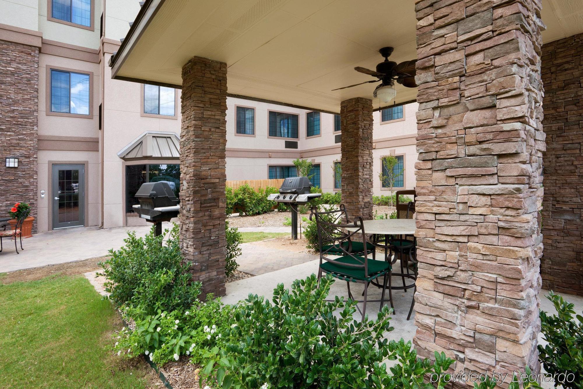 Hotel Staybridge Nw Near Six Flags Fiesta, An Ihg