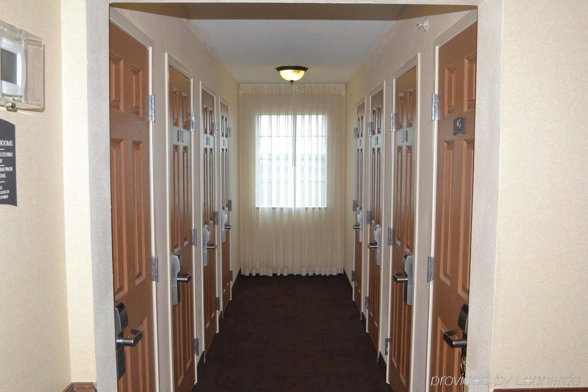 Hotel Staybridge Nw Near Six Flags Fiesta, An Ihg