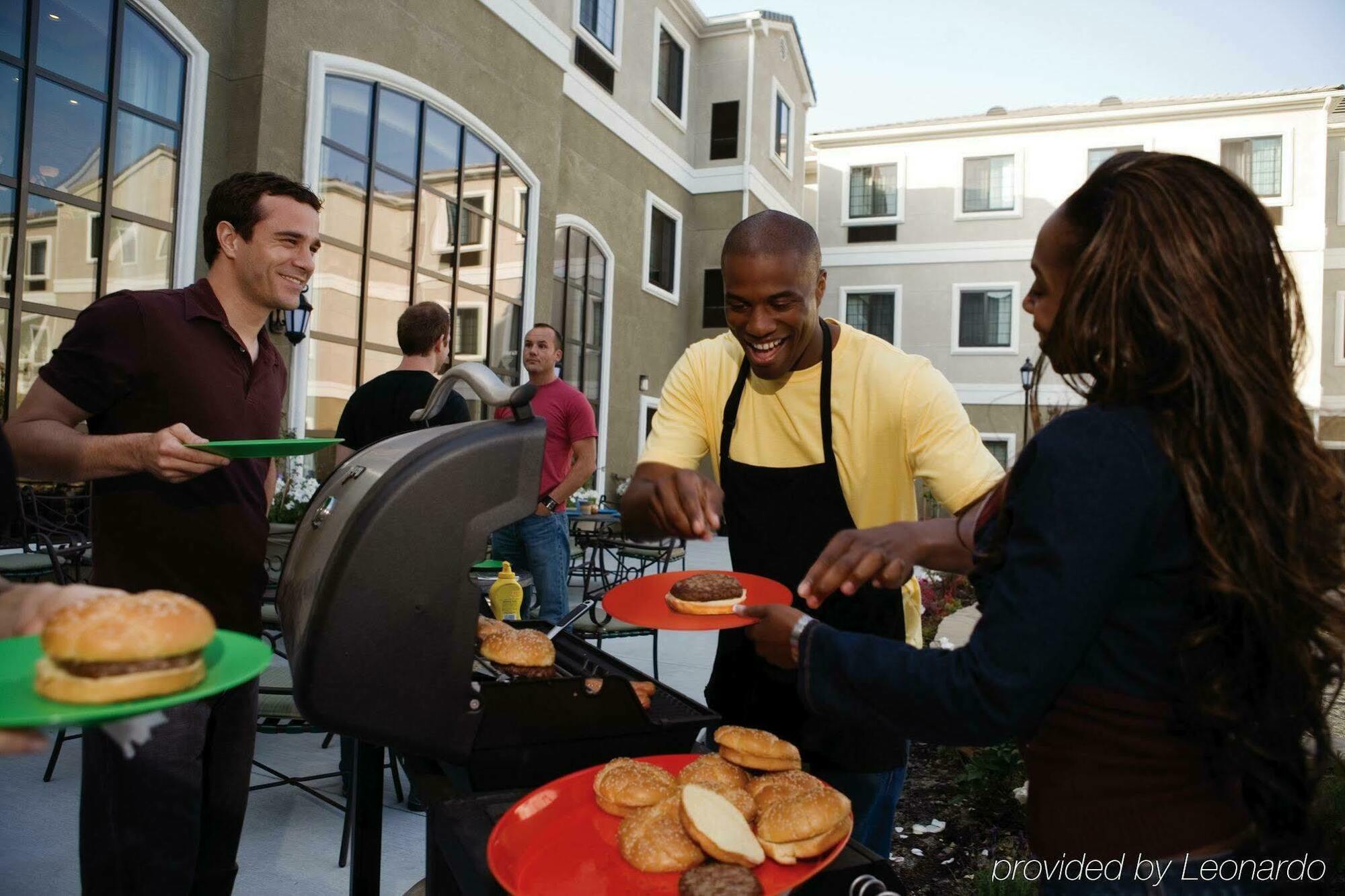 Hotel Staybridge Nw Near Six Flags Fiesta, An Ihg